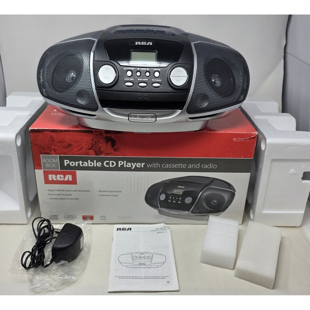 RCA RCD175 Portable CD Player Boombox Cassette AM/FM Radio Silver Excellent